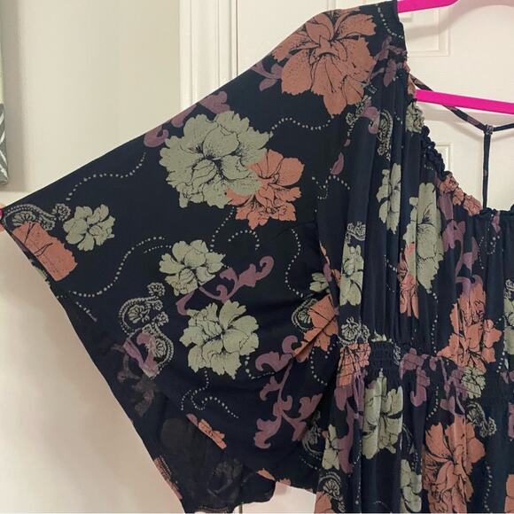 FREE PEOPLE • Glenslide Boho Floral Low Back Bell Sleeve Peasant Top - Picture 4 of 8